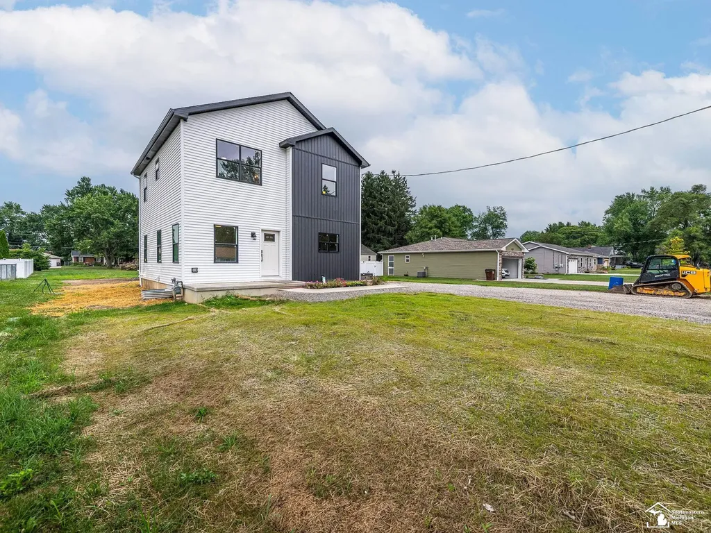 15604 Pine Street Monroe Charter Township MI 48161