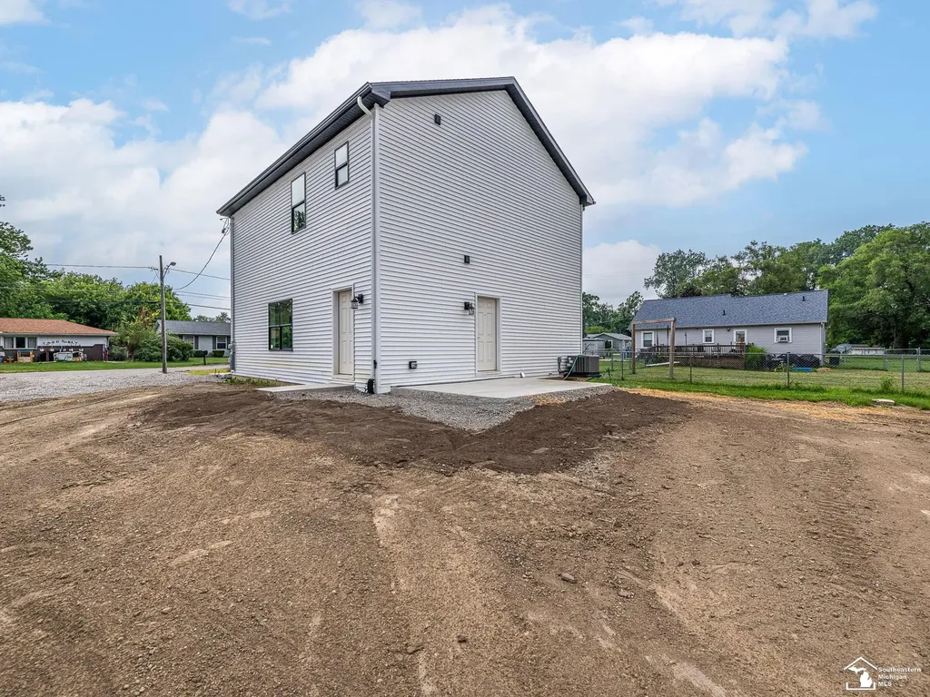 15604 Pine Street Monroe Charter Township MI 48161