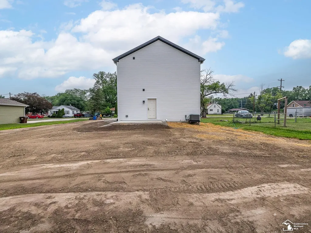 15604 Pine Street Monroe Charter Township MI 48161