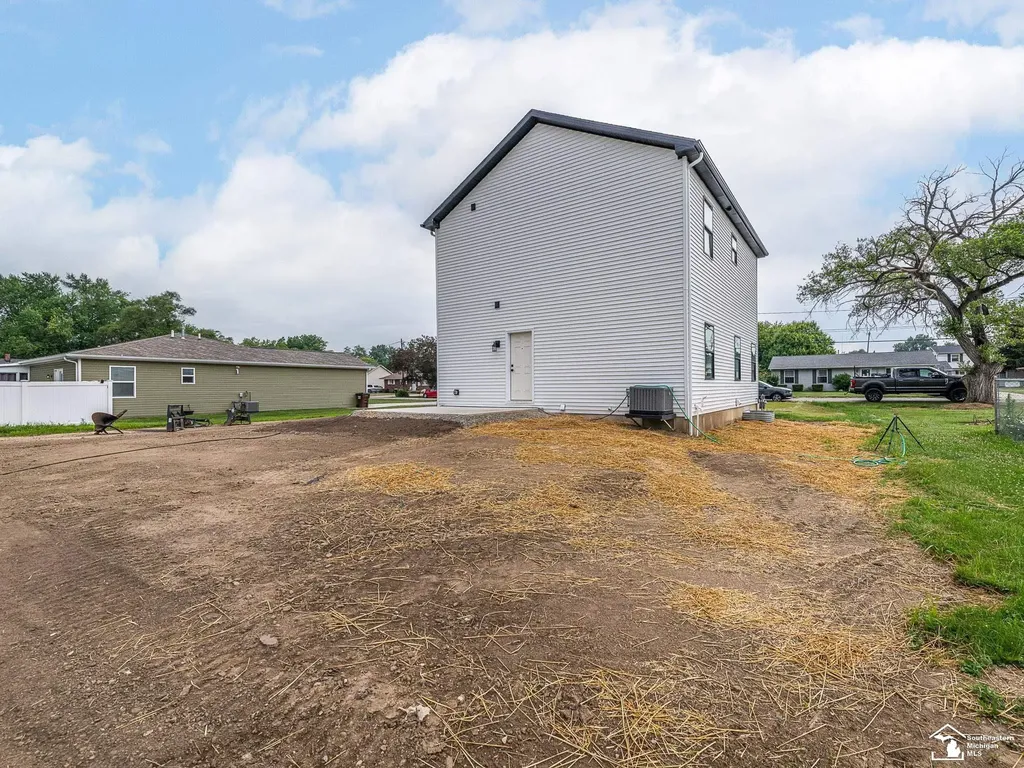 15604 Pine Street Monroe Charter Township MI 48161