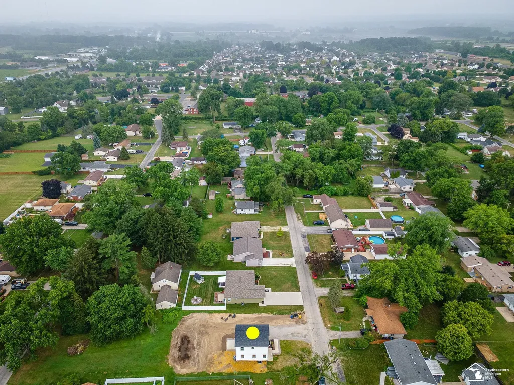 15604 Pine Street Monroe Charter Township MI 48161