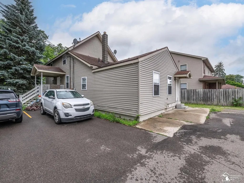 926 E Front Street Monroe City MI 48161