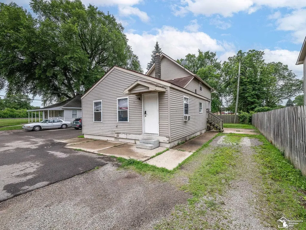 926 E Front Street Monroe City MI 48161