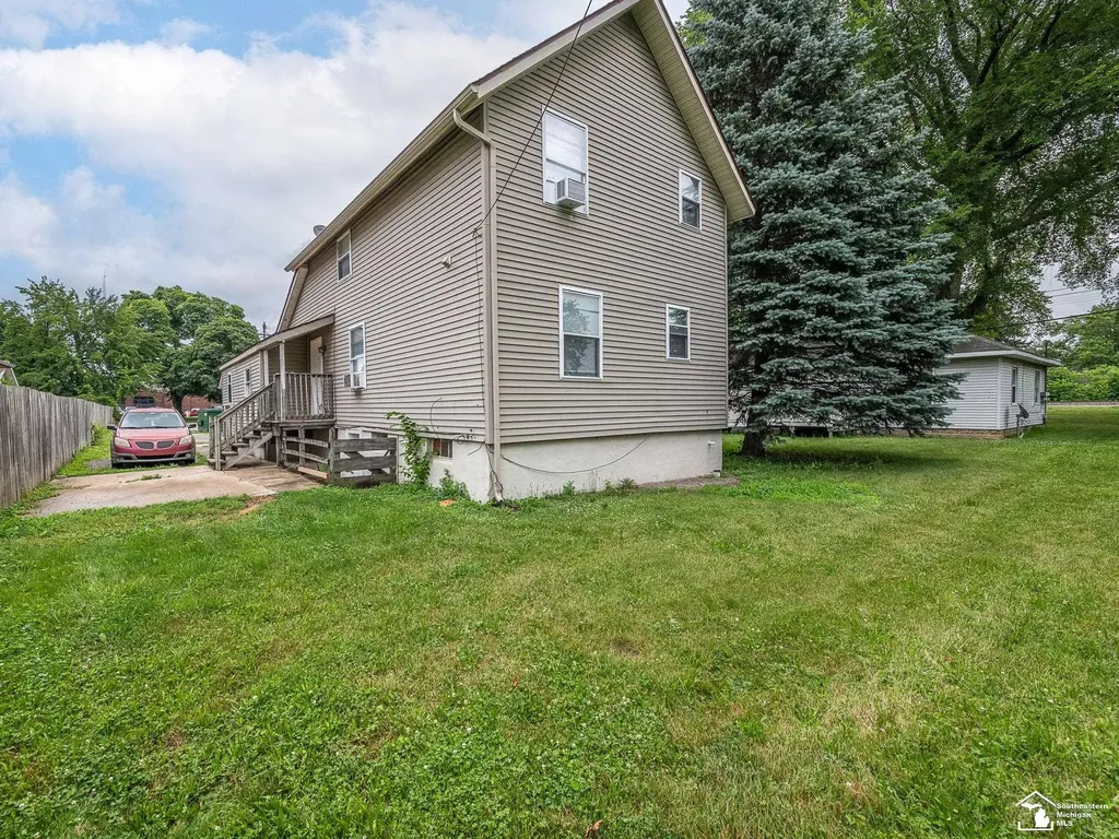 926 E Front Street Monroe City MI 48161