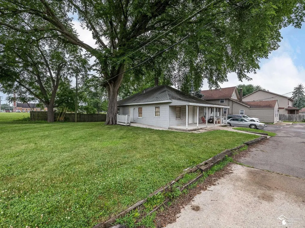926 E Front Street Monroe City MI 48161