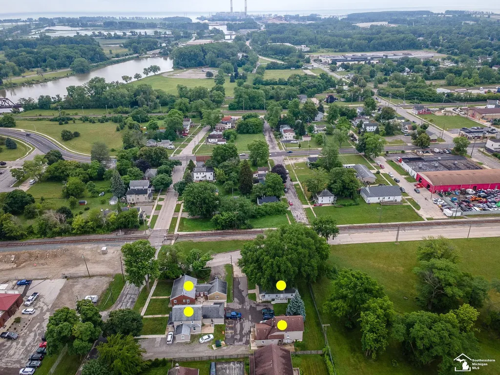 926 E Front Street Monroe City MI 48161