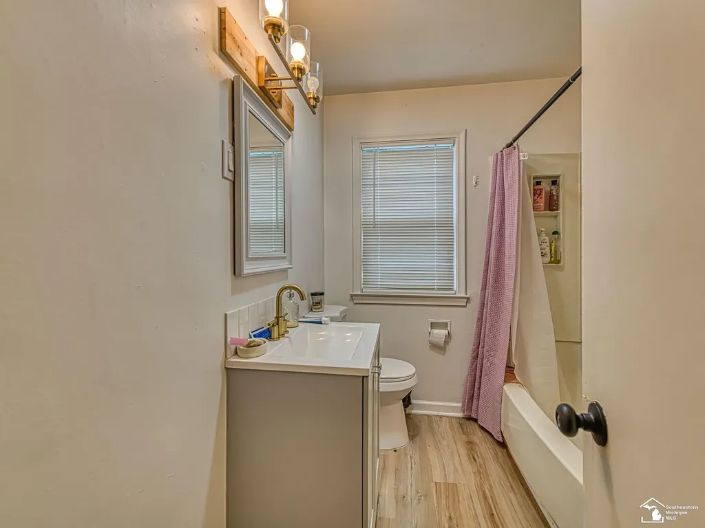 926 E Front Street Monroe City MI 48161
