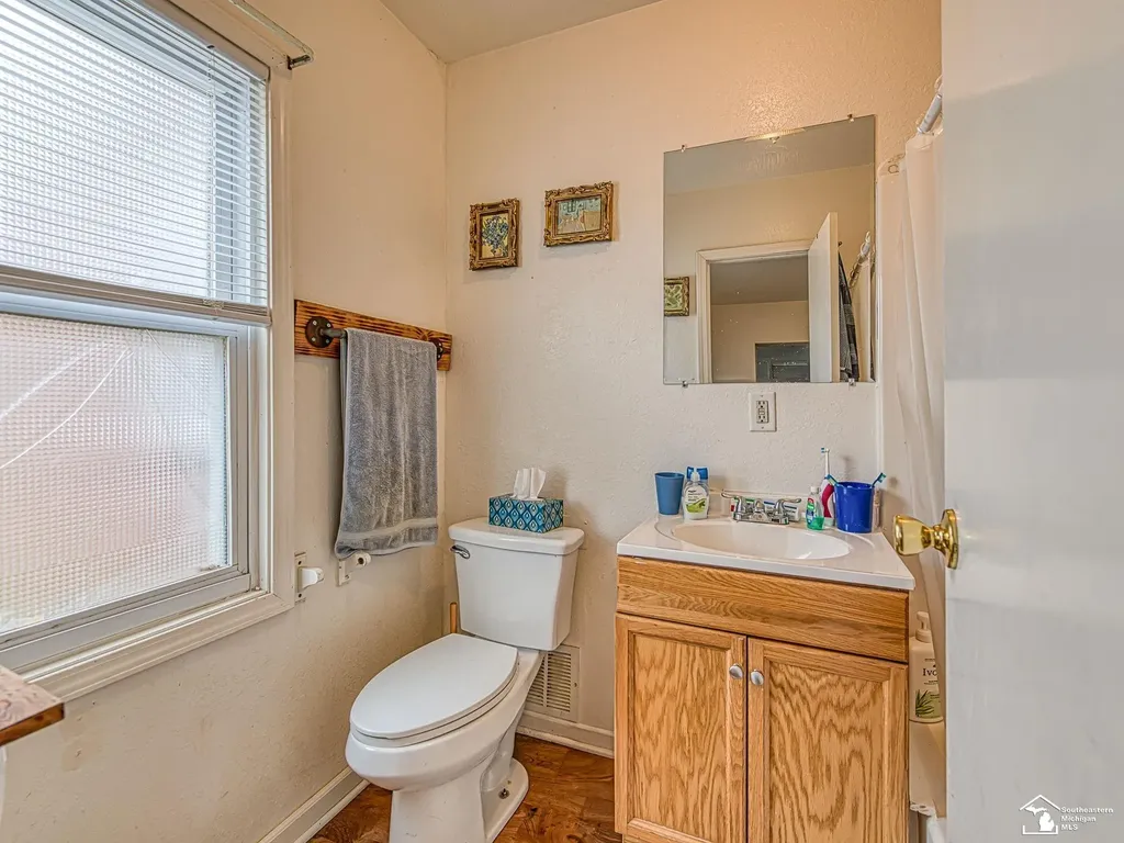 926 E Front Street Monroe City MI 48161