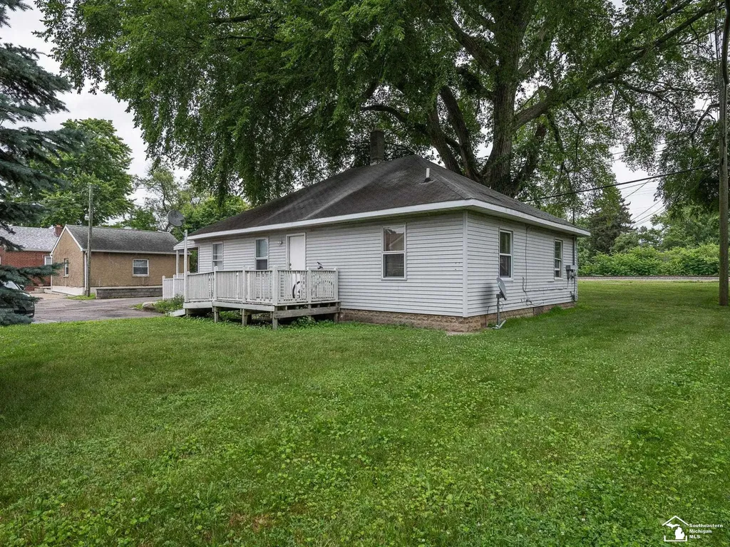 926 E Front Street Monroe City MI 48161