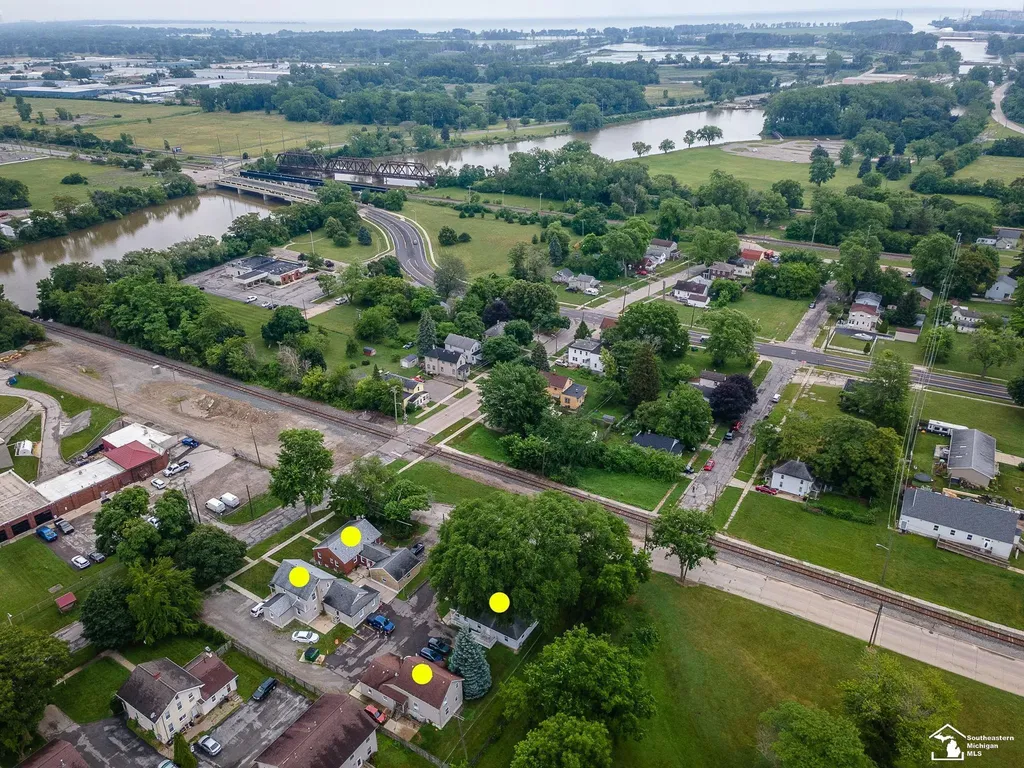 926 E Front Street Monroe City MI 48161