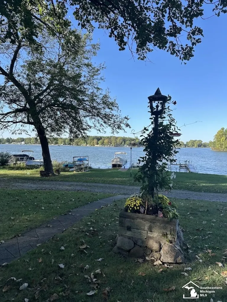 9911 Lake Drive Camden Township MI 49255