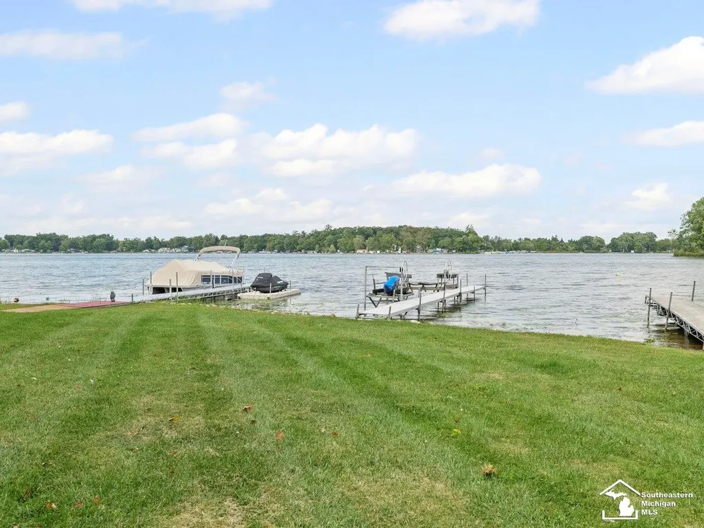 9911 Lake Drive Camden Township MI 49255