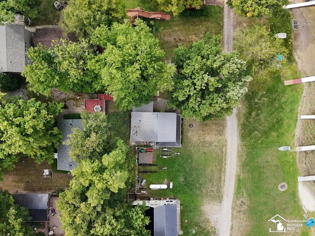 9911 Lake Drive Camden Township MI 49255