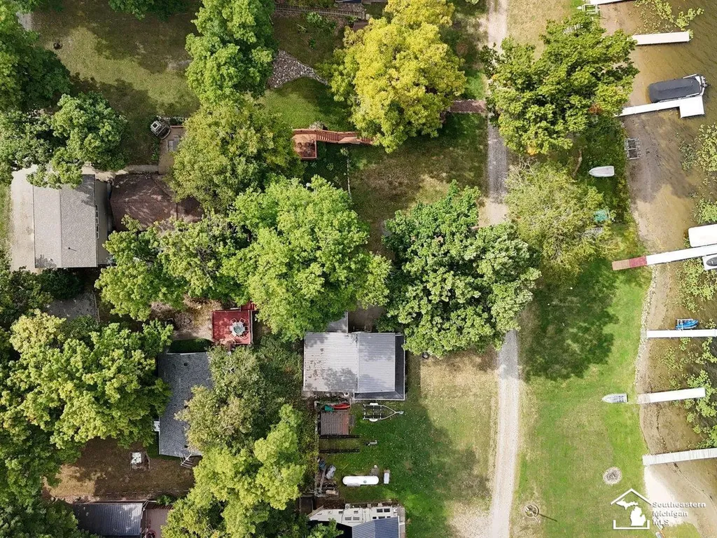 9911 Lake Drive Camden Township MI 49255