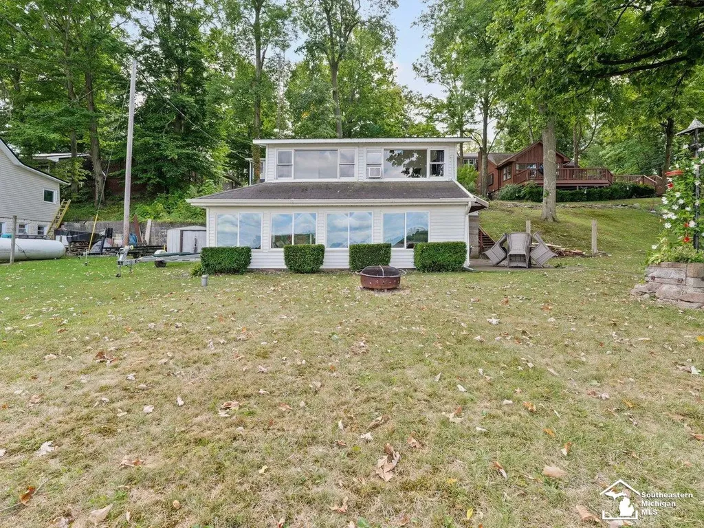 9911 Lake Drive Camden Township MI 49255