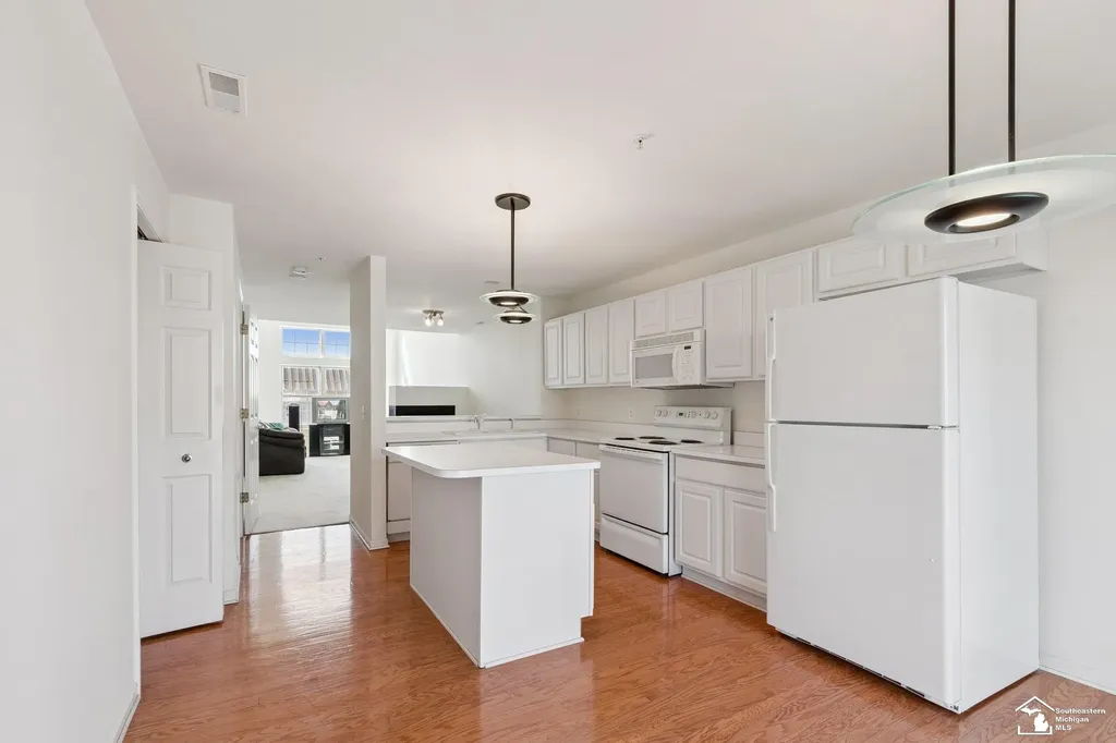 3237 Newbury Place Troy City MI 48084
