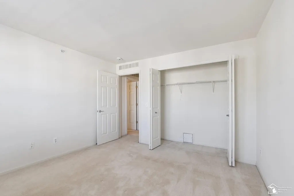 3237 Newbury Place Troy City MI 48084