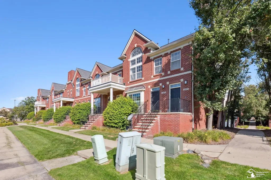 3237 Newbury Place Troy City MI 48084