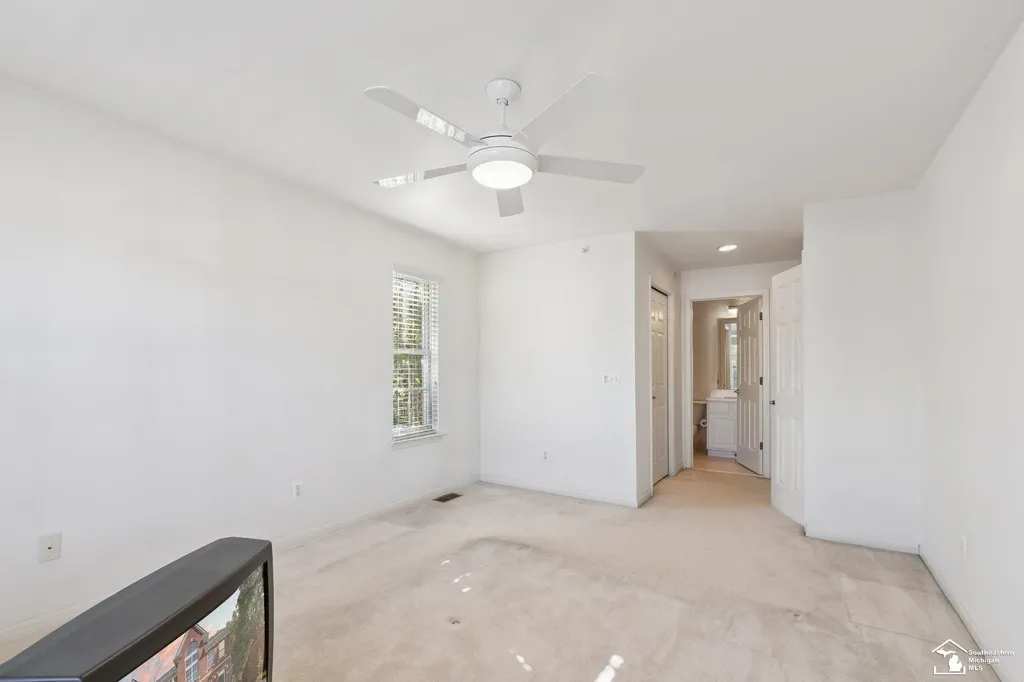 3237 Newbury Place Troy City MI 48084