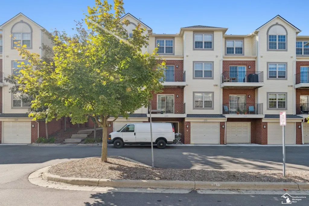 3237 Newbury Place Troy City MI 48084