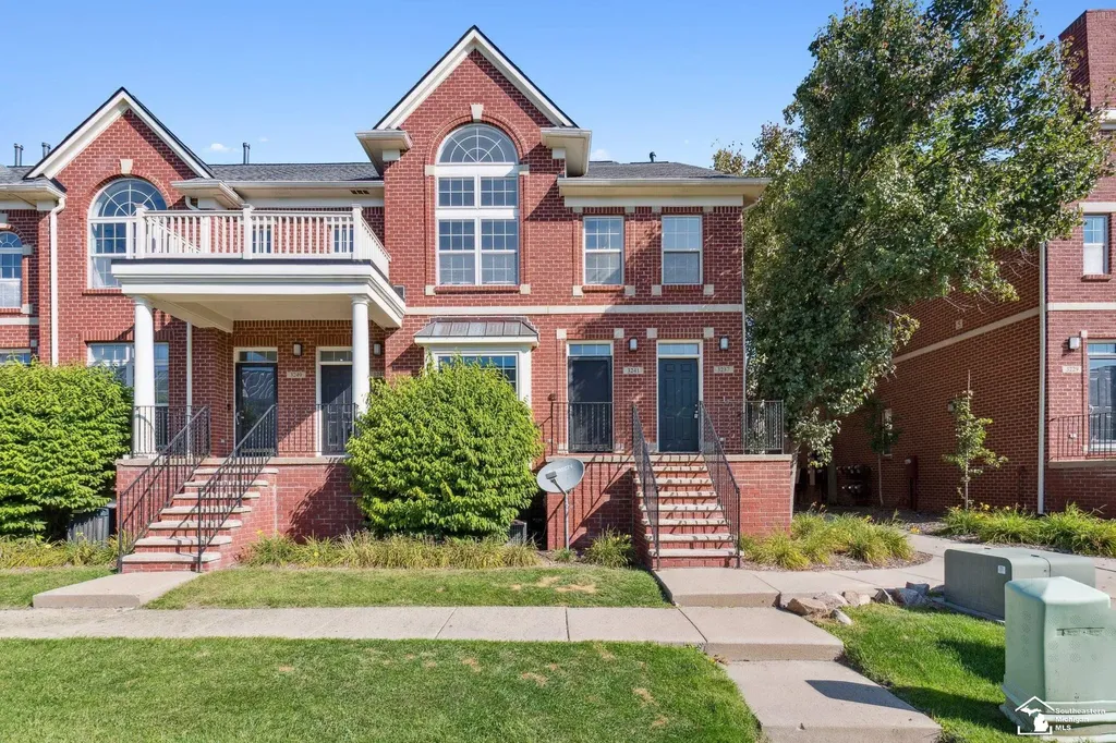 3237 Newbury Place Troy City MI 48084