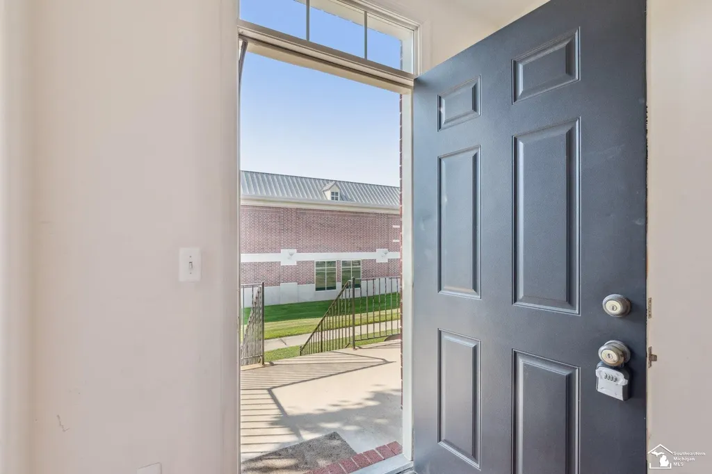 3237 Newbury Place Troy City MI 48084