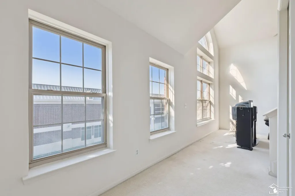 3237 Newbury Place Troy City MI 48084