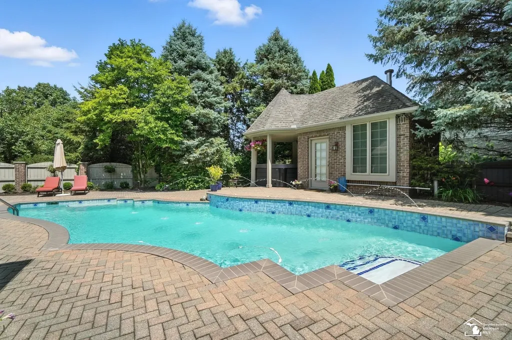 510 Ave De Lafayette Avenue Monroe City MI 48162