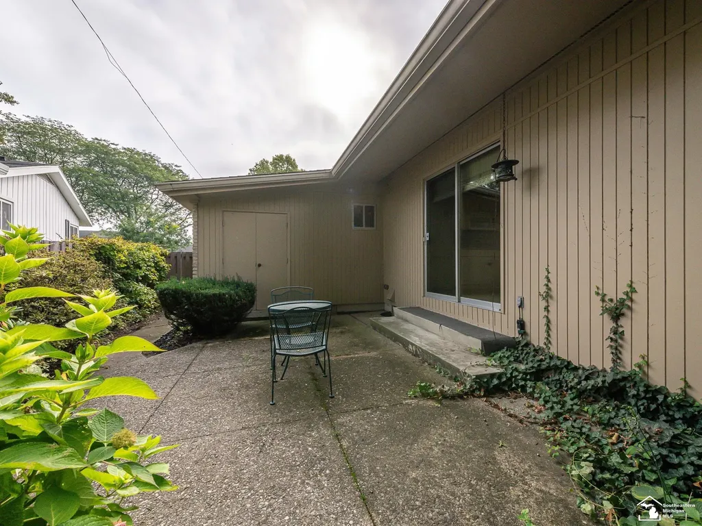 1605 Arbor Avenue Monroe City MI 48162