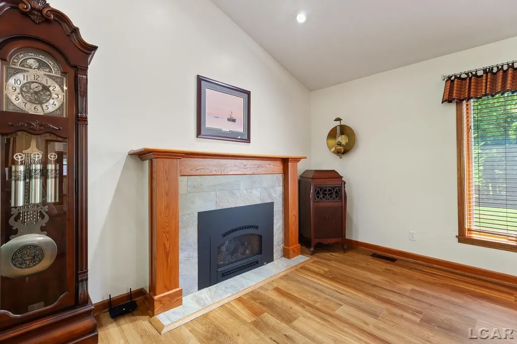 817 Outer Drive Tecumseh City MI 49286