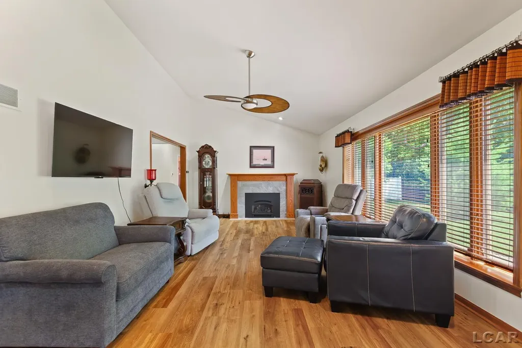 817 Outer Drive Tecumseh City MI 49286