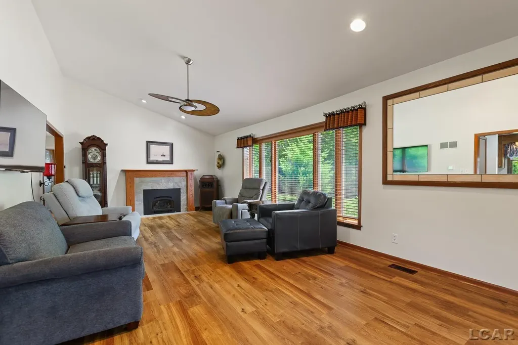 817 Outer Drive Tecumseh City MI 49286