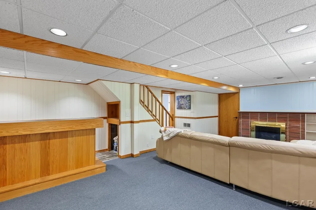 817 Outer Drive Tecumseh City MI 49286