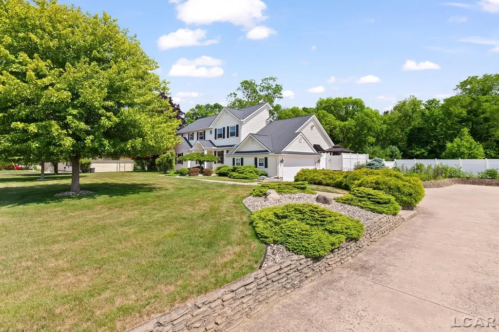 817 Outer Drive Tecumseh City MI 49286
