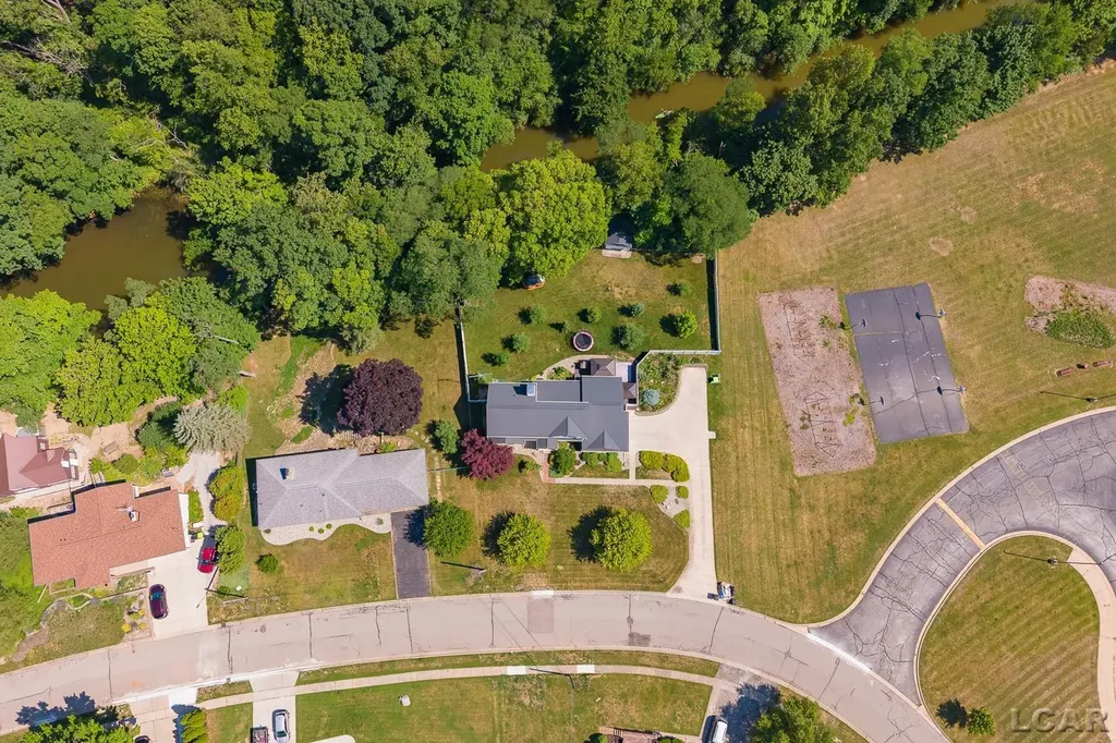 817 Outer Drive Tecumseh City MI 49286