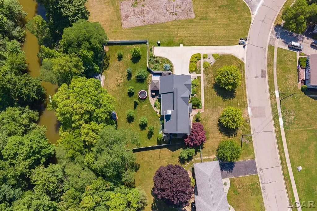 817 Outer Drive Tecumseh City MI 49286