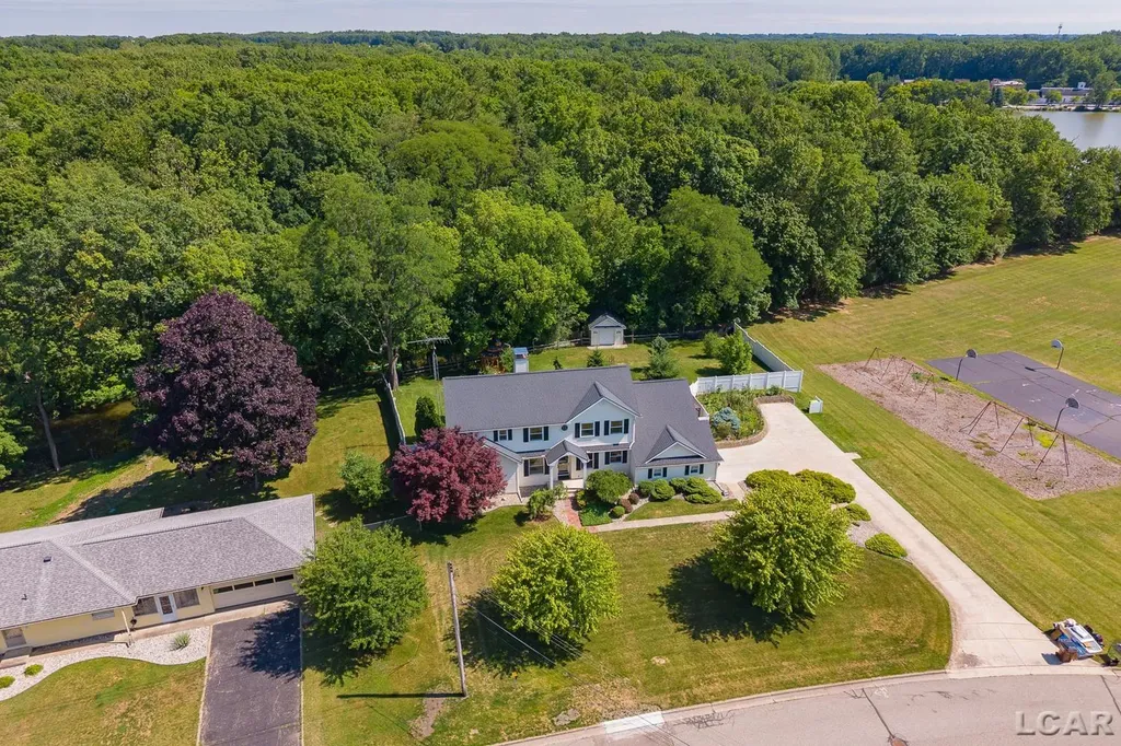 817 Outer Drive Tecumseh City MI 49286