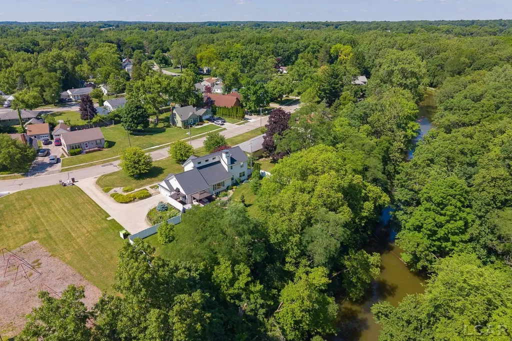 817 Outer Drive Tecumseh City MI 49286