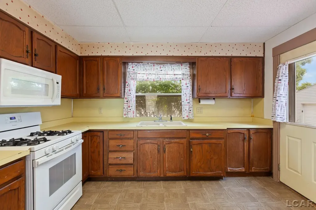 501 Harwood Street Jackson City MI 49203