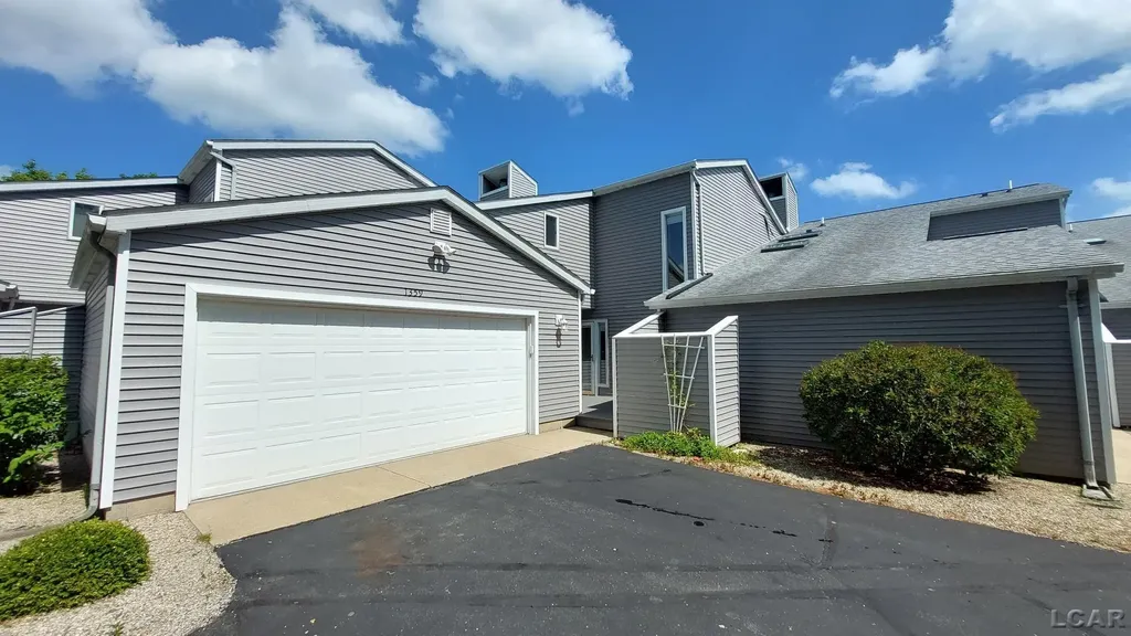 1359 Lake Shore Drive Brooklyn Village MI 49230