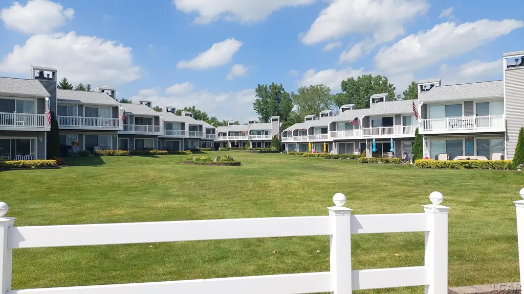 1359 Lake Shore Drive Brooklyn Village MI 49230