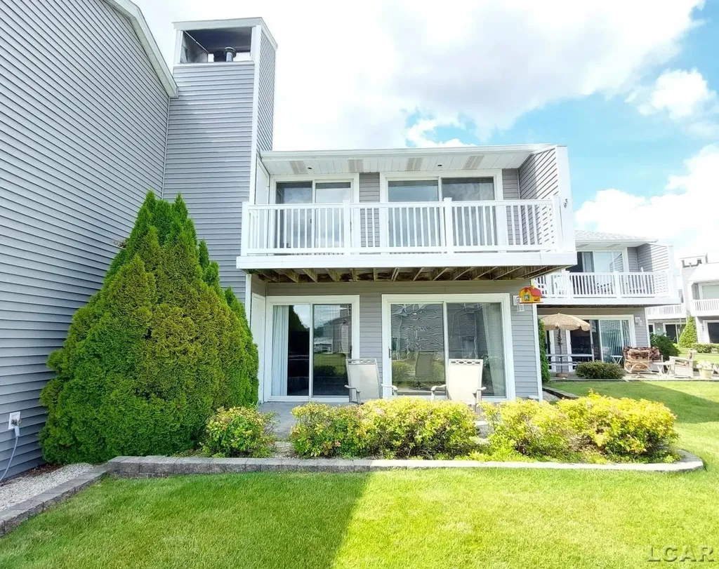 1359 Lake Shore Drive Brooklyn Village MI 49230