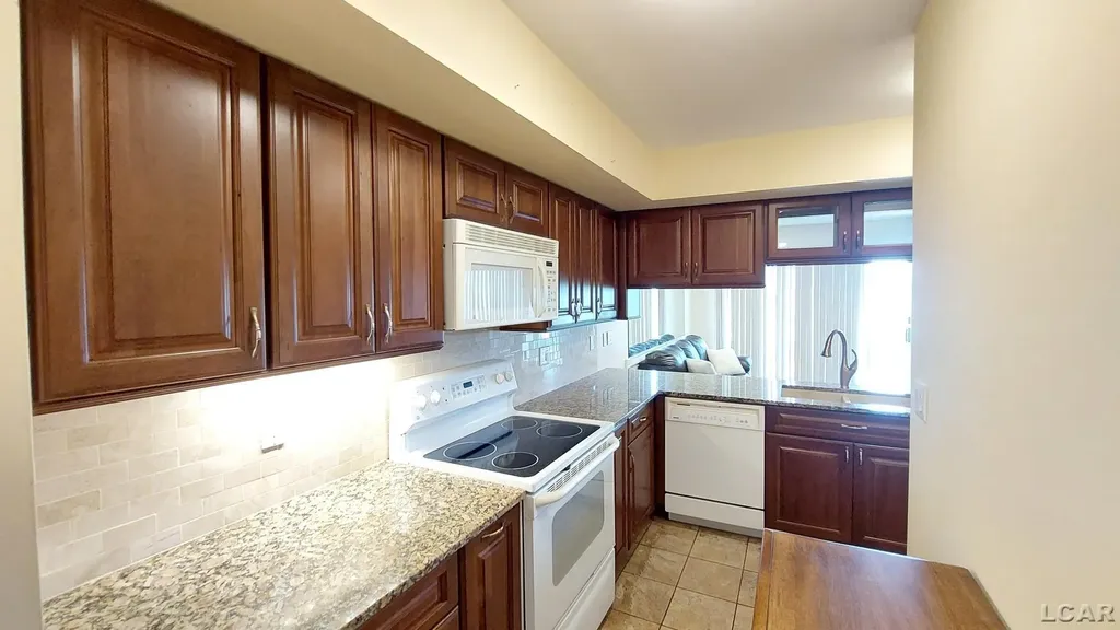 1359 Lake Shore Drive Brooklyn Village MI 49230