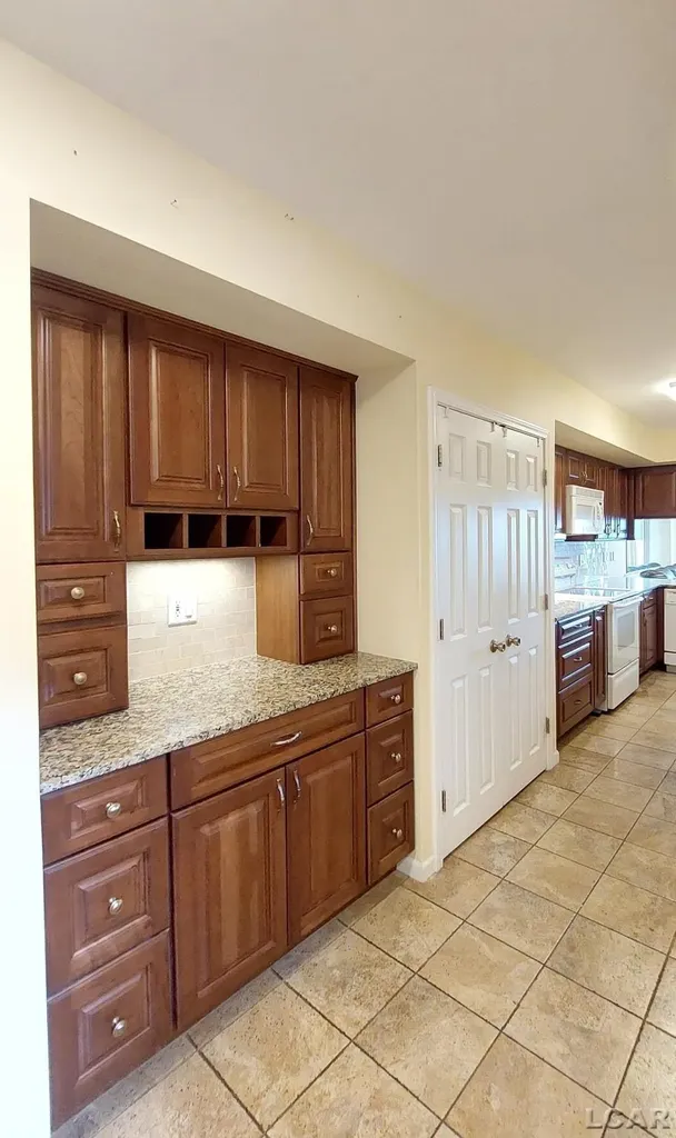 1359 Lake Shore Drive Brooklyn Village MI 49230