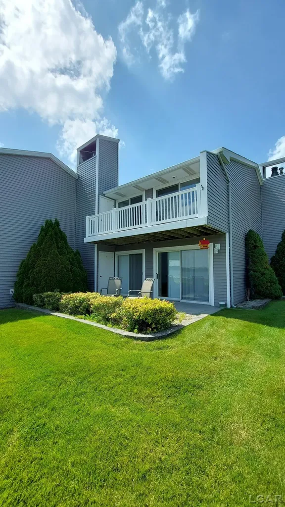 1359 Lake Shore Drive Brooklyn Village MI 49230