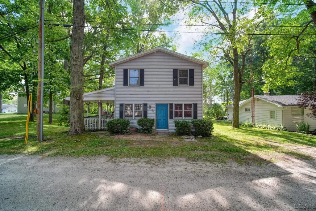 295 Ridgeway Drive Cambridge Township MI 49230
