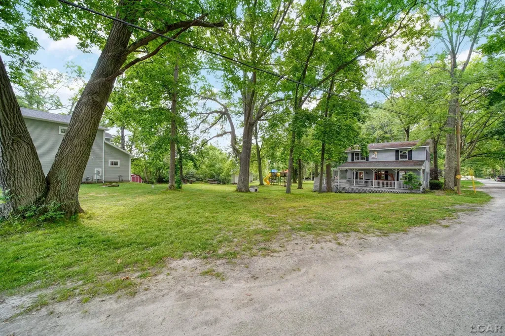 295 Ridgeway Drive Cambridge Township MI 49230