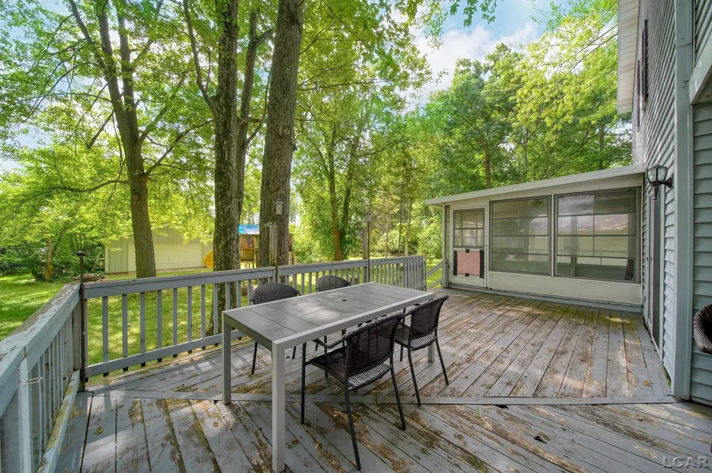 295 Ridgeway Drive Cambridge Township MI 49230