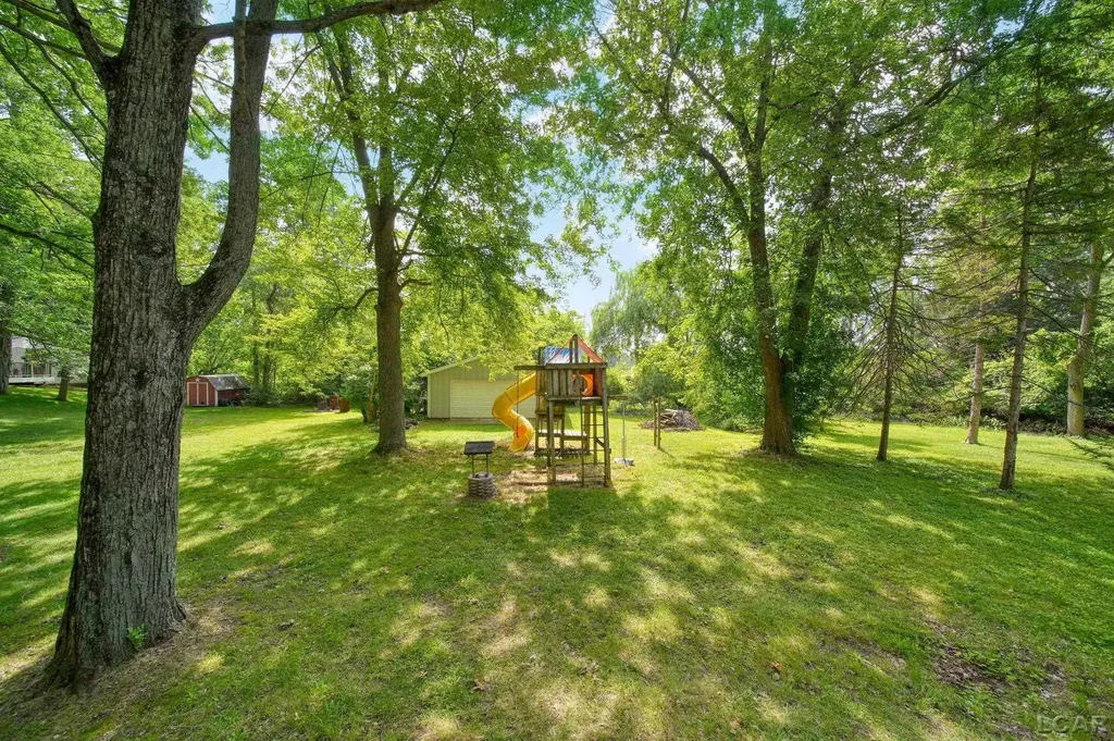 295 Ridgeway Drive Cambridge Township MI 49230