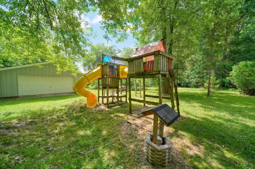 295 Ridgeway Drive Cambridge Township MI 49230